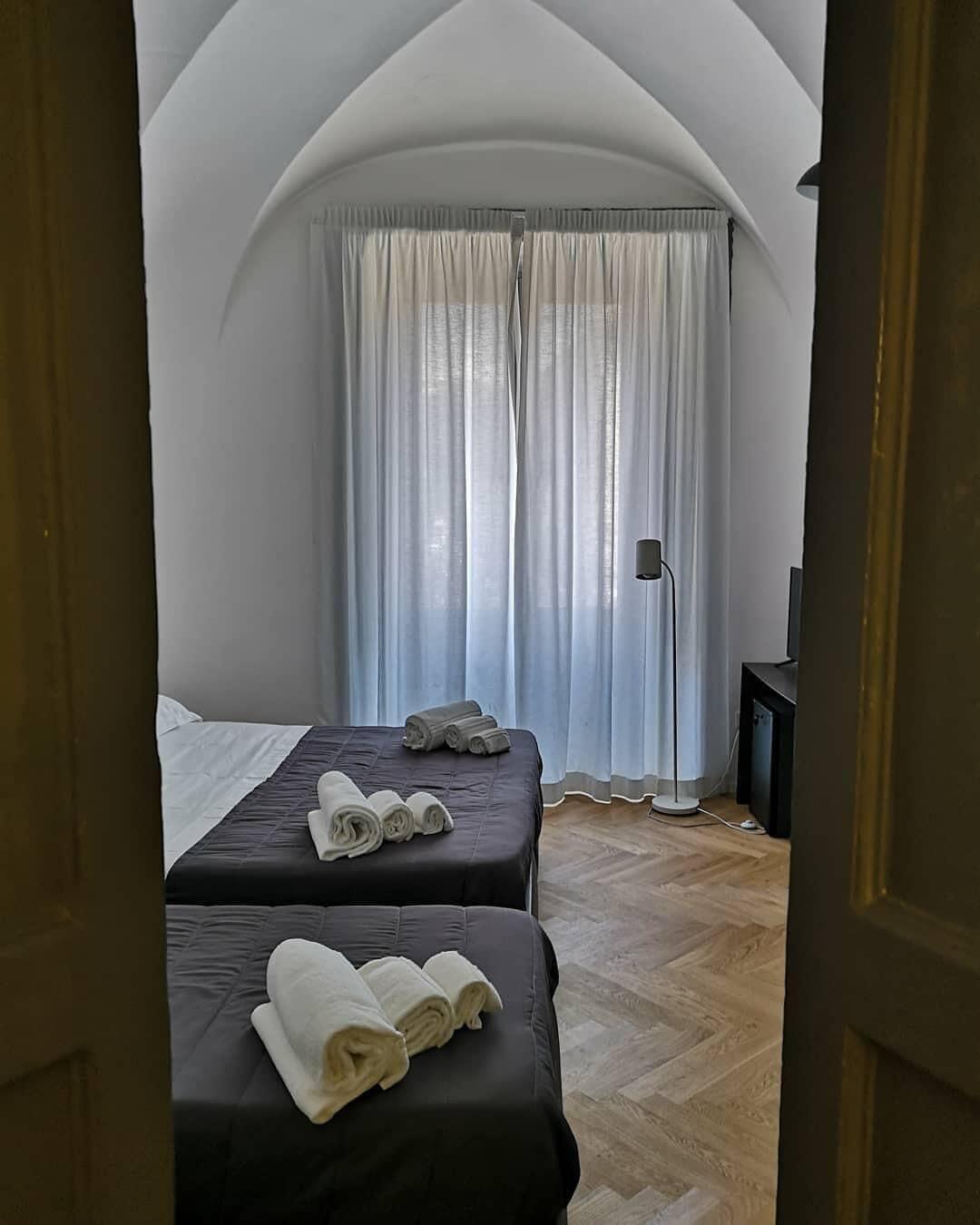 Agatha Cosy Hotel Catania Bagian luar foto