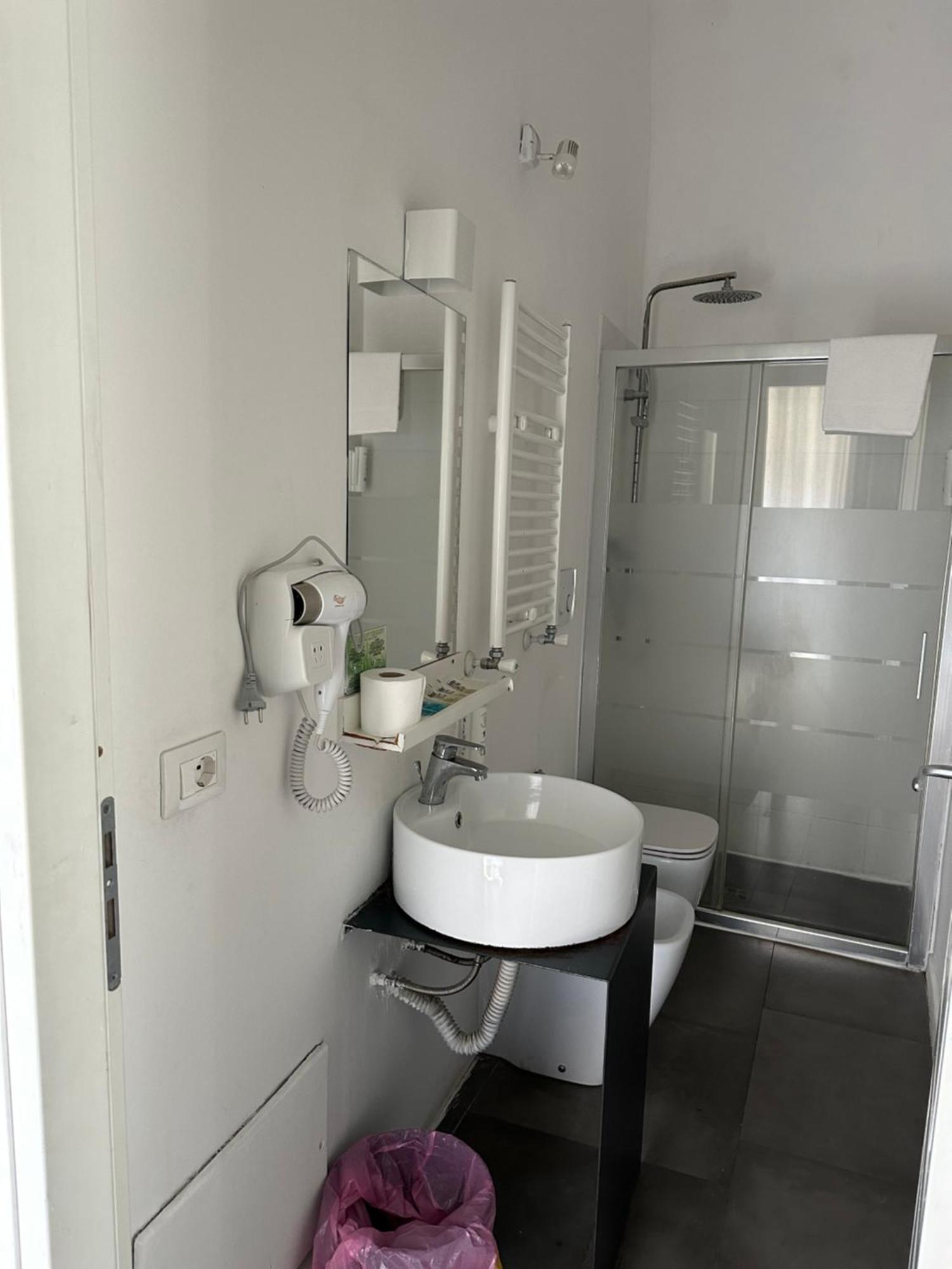 Agatha Cosy Hotel Catania Bagian luar foto