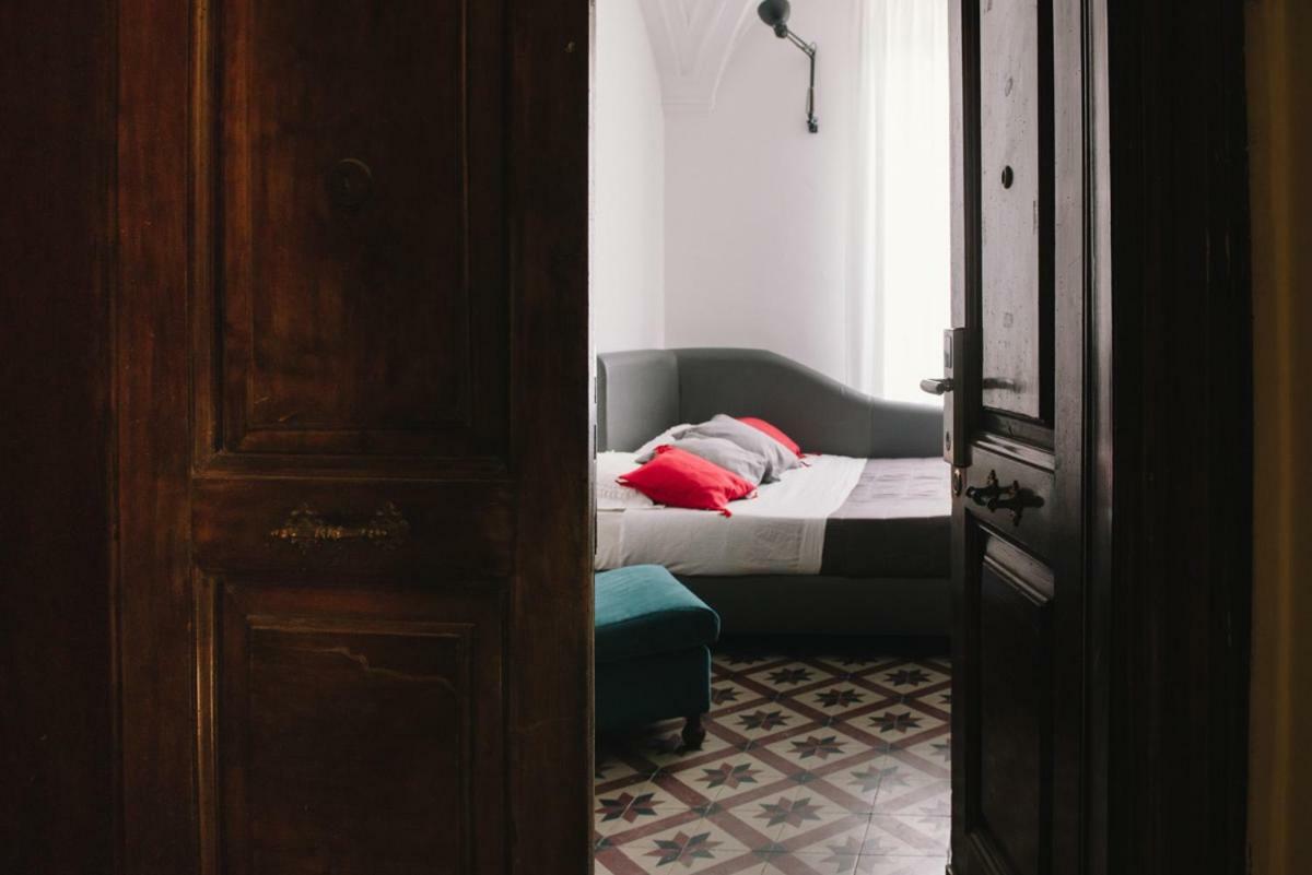 Agatha Cosy Hotel Catania Bagian luar foto