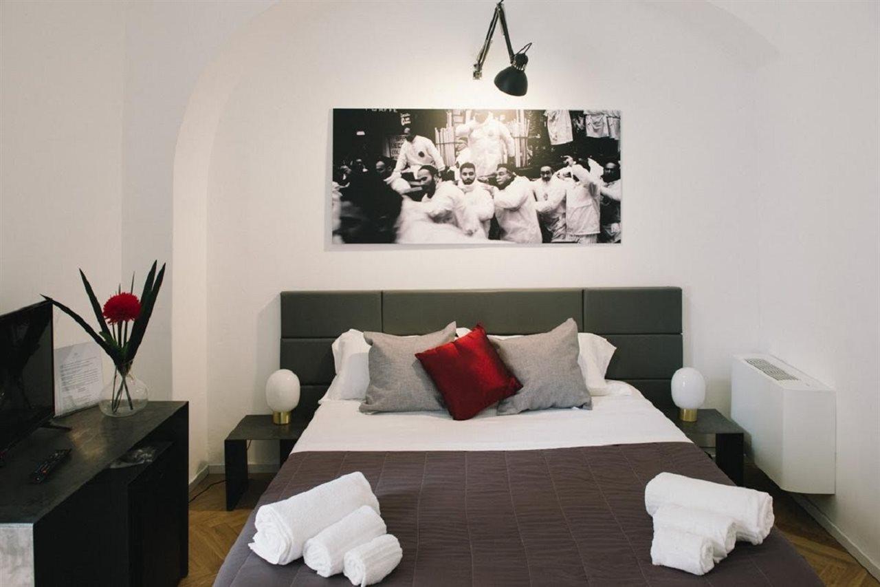 Agatha Cosy Hotel Catania Bagian luar foto